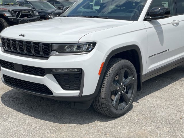 New 2026 Jeep Grand Cherokee Limited w/ Limited Altitude Package AWD/4WD image 8