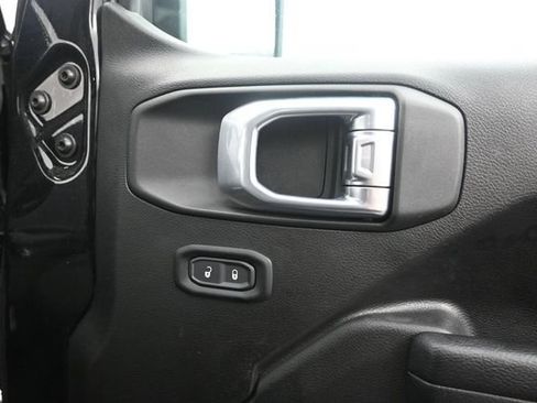 Used 2024 Jeep Gladiator Sport AWD/4WD image 38
