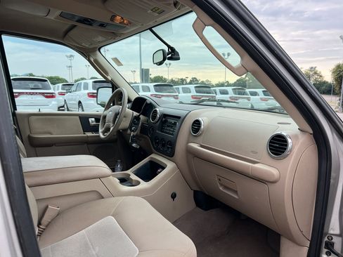 Used 2003 Ford Expedition XLT AWD/4WD image 13