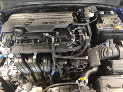 Used 2025 Hyundai Elantra Sport FWD image 30