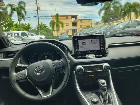 Used 2019 Toyota RAV4 XSE w/ XSE Weather Package AWD/4WD image 19