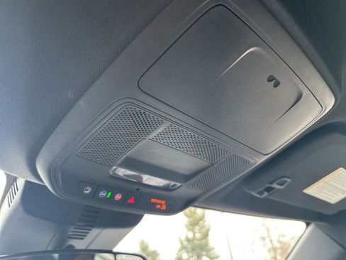 Used 2025 GMC Acadia Elevation FWD image 31