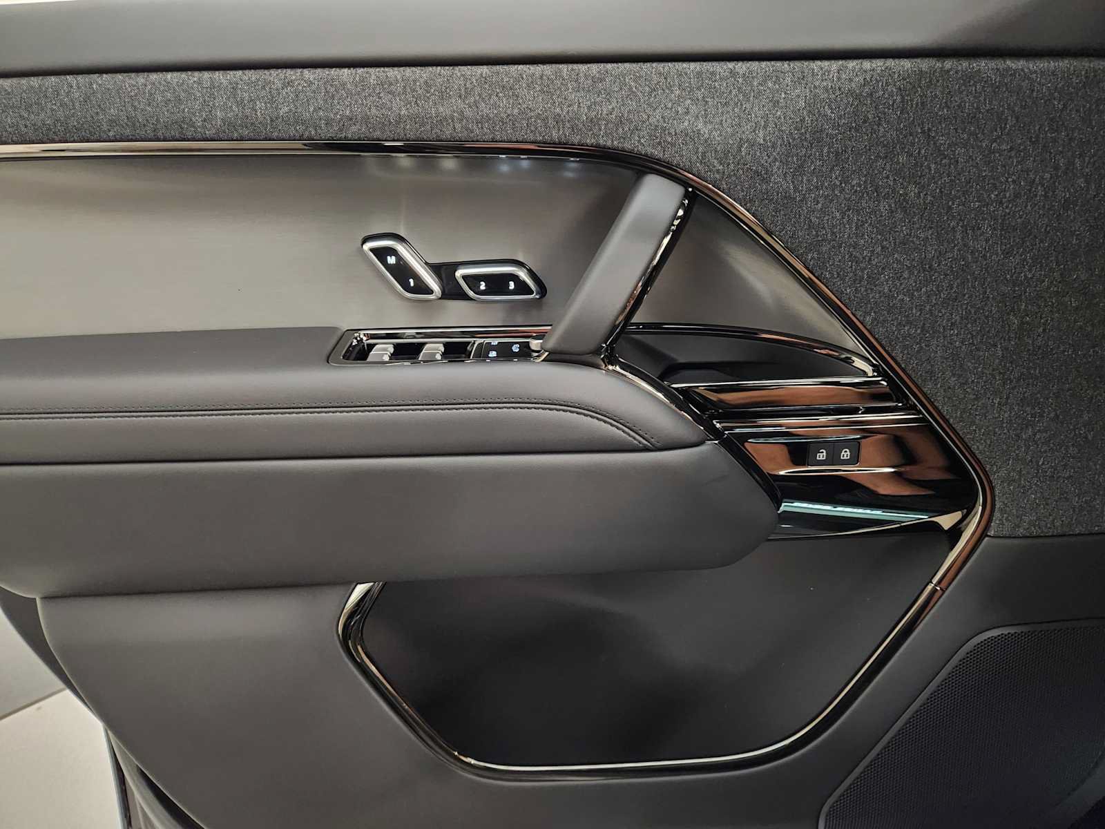 New 2026 Land Rover Range Rover Sport SE AWD/4WD image 42