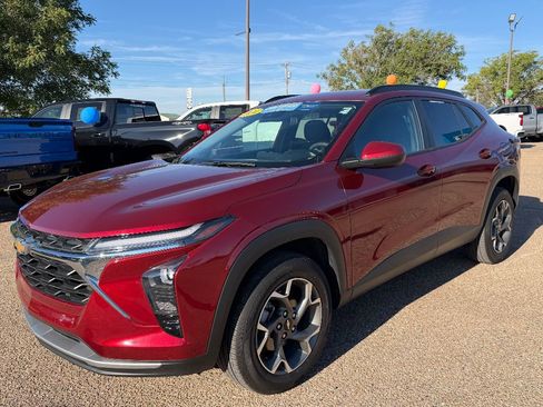 Used 2024 Chevrolet Trax LT image 15