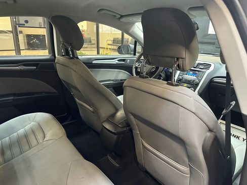 Used 2014 Ford Fusion S image 22