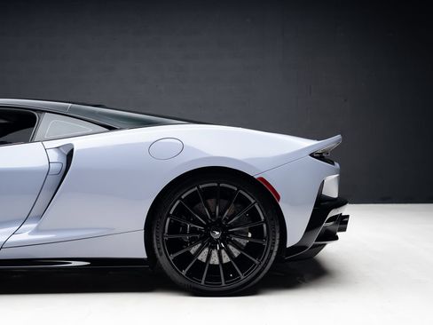 Used 2023 McLaren GT RWD image 20