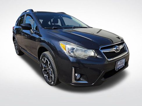 Used 2017 Subaru Crosstrek 2.0i Premium AWD/4WD image 7
