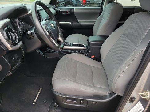 Used 2020 Toyota Tacoma SR5 RWD image 22