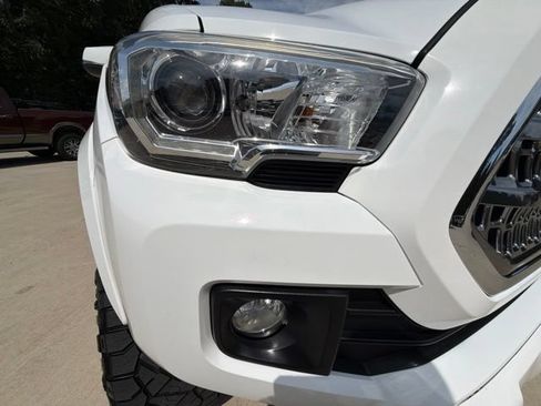 Used 2016 Toyota Tacoma TRD Sport w/ Towing Package AWD/4WD image 94