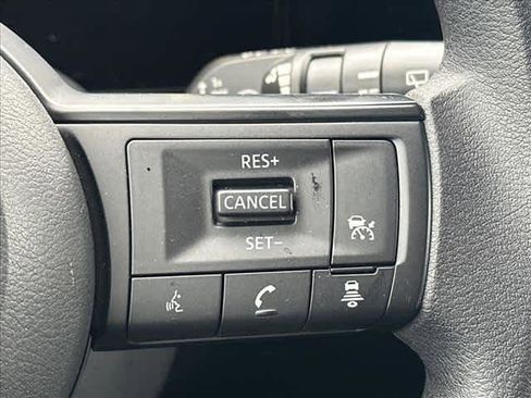 Certified 2025 Nissan Kicks SV image 18