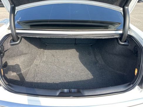 Certified 2021 Chrysler 300 Touring w/ Chrome Appearance Package RWD image 34