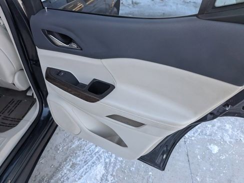 Used 2022 GMC Acadia Denali image 29