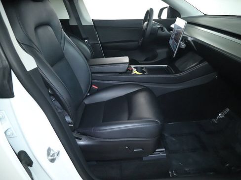 Used 2022 Tesla Model Y Performance AWD/4WD image 31
