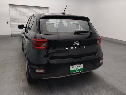 Used 2023 Hyundai Venue SE FWD image 6