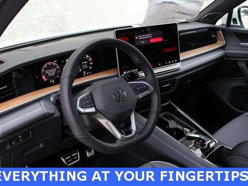 New 2026 Volkswagen Tiguan SEL R-Line image 2