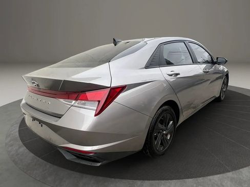 Used 2023 Hyundai Elantra SEL image 5
