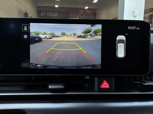 Used 2026 Kia Carnival FWD image 36
