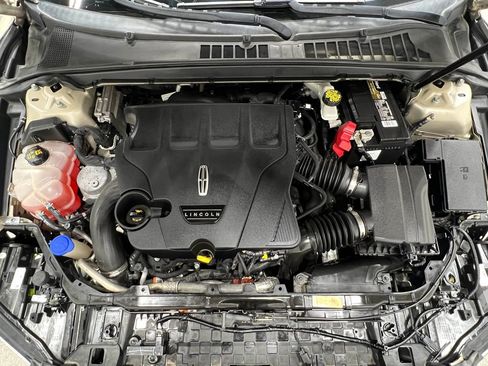 Used 2017 Lincoln Continental Select w/ Climate Package FWD image 28