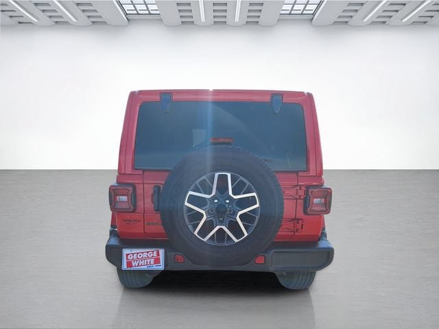 Used 2025 Jeep Wrangler Unlimited Sahara AWD/4WD image 5