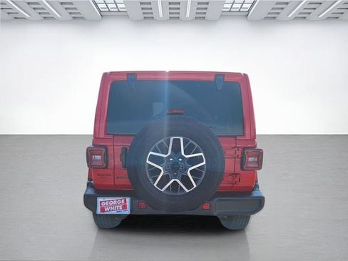 Used 2025 Jeep Wrangler Unlimited Sahara AWD/4WD image 5