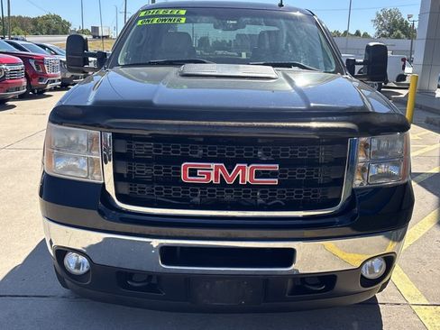 Used 2012 GMC Sierra 2500 SLT w/ Suspension Package, Off-Road AWD/4WD image 10