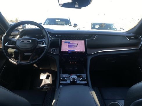 Used 2025 Jeep Grand Cherokee Summit image 26