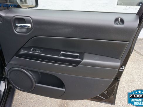 Used 2015 Jeep Patriot High Altitude AWD/4WD image 24