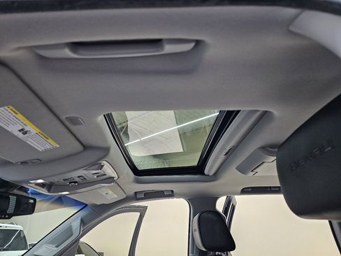 Used 2017 GMC Yukon Denali w/ Open Road Package image 43