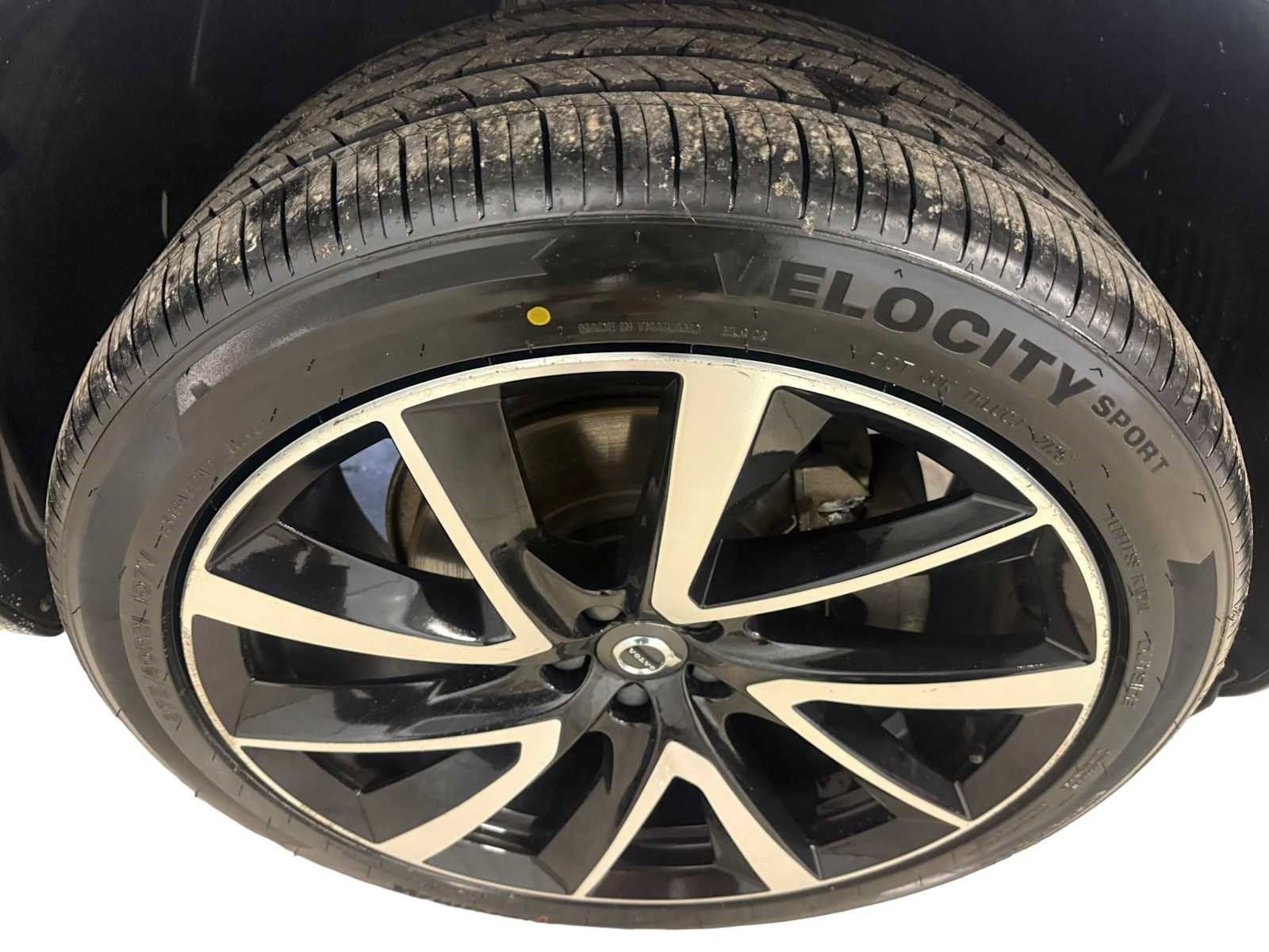Used 2018 Volvo XC90 T6 Momentum w/ Convenience Package AWD/4WD image 12