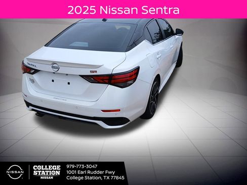 Used 2025 Nissan Sentra SR image 2