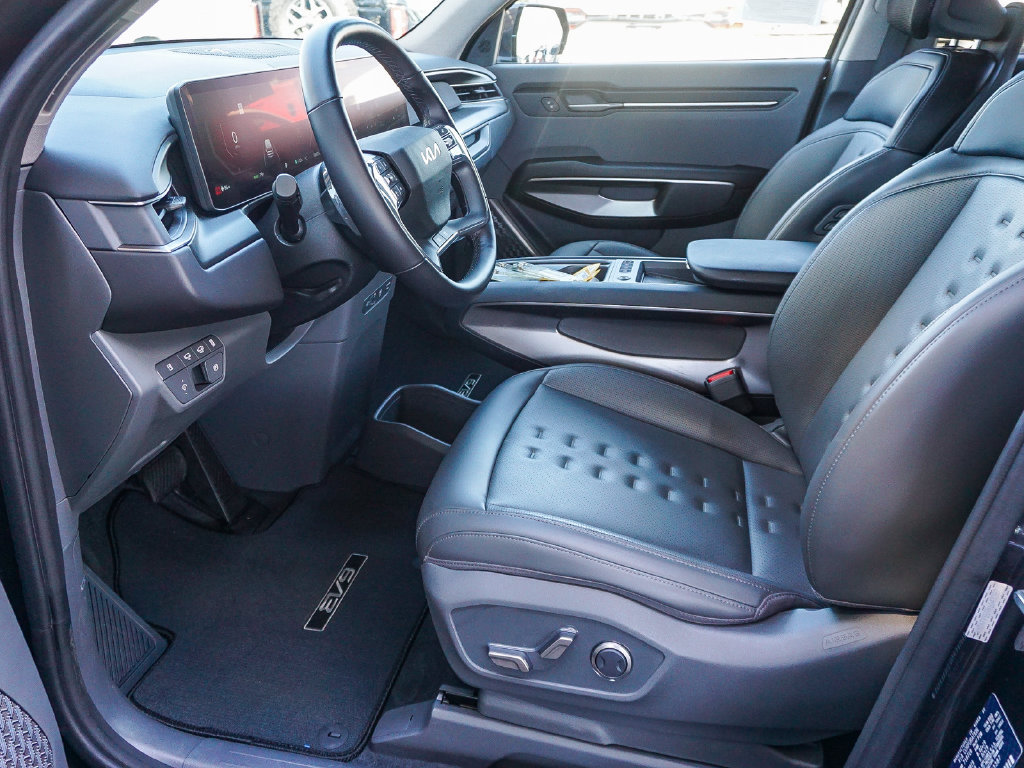 Certified 2024 Kia EV9 Wind AWD/4WD image 18