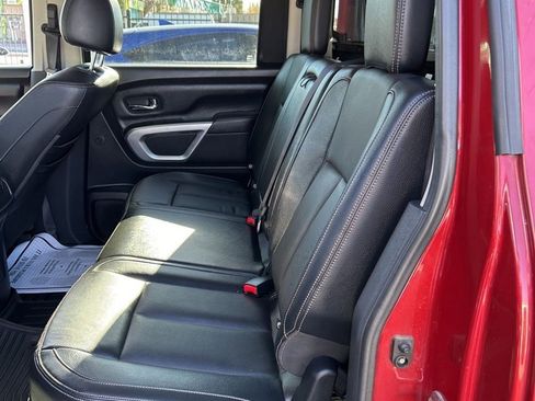 Used 2017 Nissan Titan SL w/ Chrome Package image 10