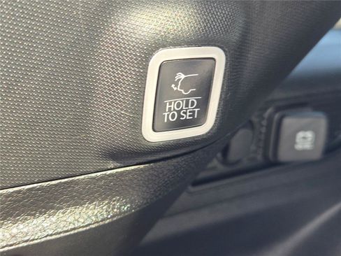 Used 2024 Jeep Grand Cherokee Altitude AWD/4WD image 21