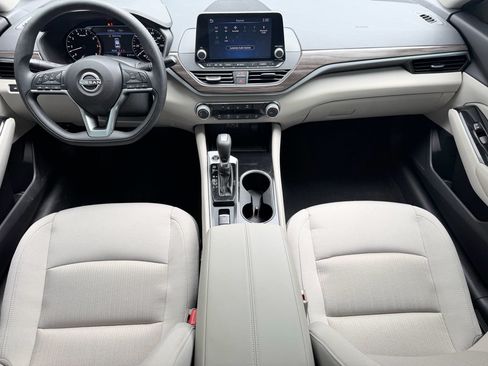 Used 2023 Nissan Altima 2.5 SV AWD/4WD image 10
