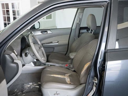 Used 2010 Subaru Forester 2.5X Limited AWD/4WD image 9