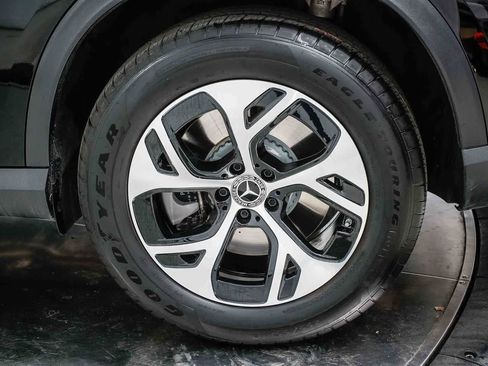 Used 2025 Mercedes-Benz GLC 350e GLC 350e image 10