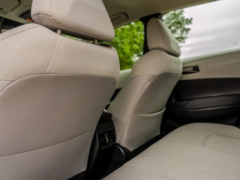 Used 2023 Toyota Corolla Cross L FWD image 29