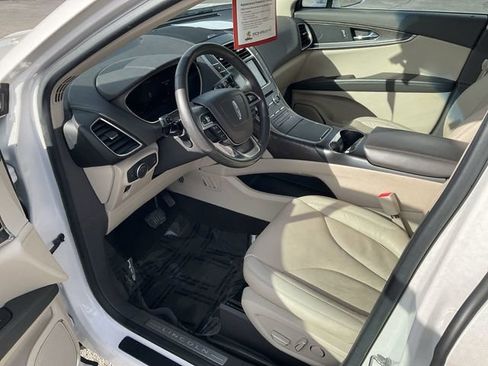 Used 2019 Lincoln Nautilus Select image 10