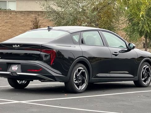 New 2025 Kia K4 EX image 5