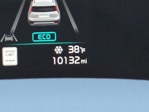 Used 2025 Kia Niro SX image 16