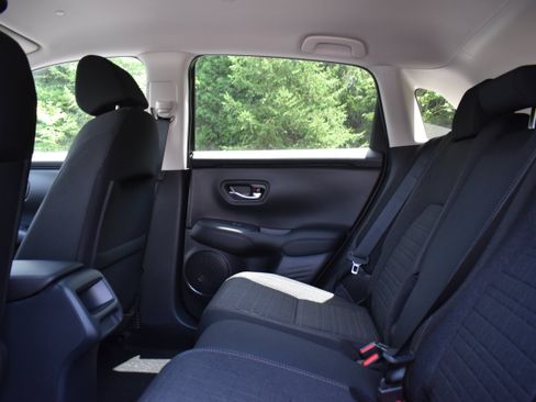 New 2027 Honda HR-V LX image 14