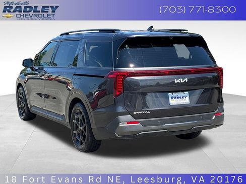 Used 2025 Kia Carnival SX Prestige FWD image 3