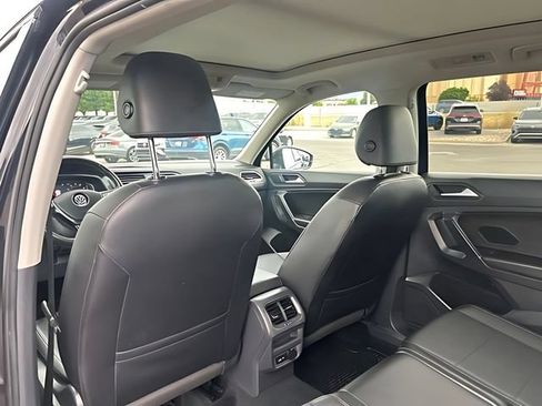 Used 2020 Volkswagen Tiguan SEL AWD/4WD image 18