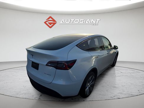Used 2023 Tesla Model Y Long Range AWD/4WD image 4