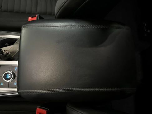 Used 2020 Ford Explorer XLT w/ Comfort Package AWD/4WD image 17
