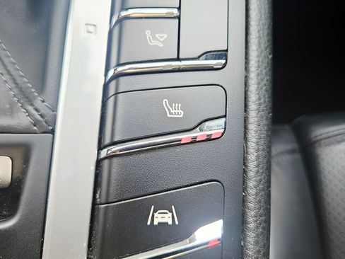 Used 2021 Porsche Macan AWD/4WD image 21