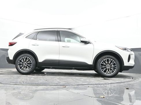 New 2026 Ford Escape SE image 50