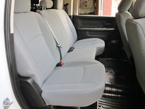 Used 2018 RAM 2500 Tradesman w/ Chrome Appearance Group AWD/4WD image 39