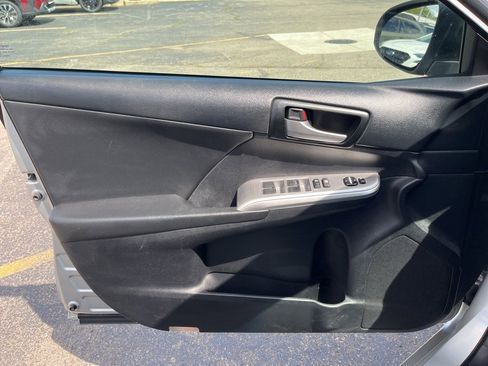 Used 2012 Toyota Camry SE image 21