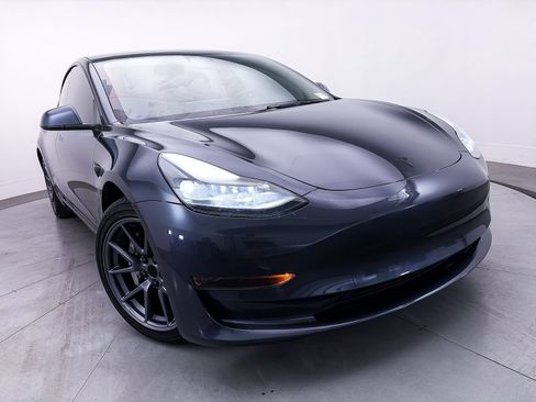 Used 2023 Tesla Model 3 Standard Range RWD image 8